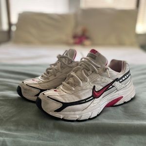 Womens Nike Old School Running Shoes